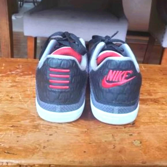 AUTHENTIC NIKE KOBE 11 ELITE LOW TINKER Youth Size 5.5